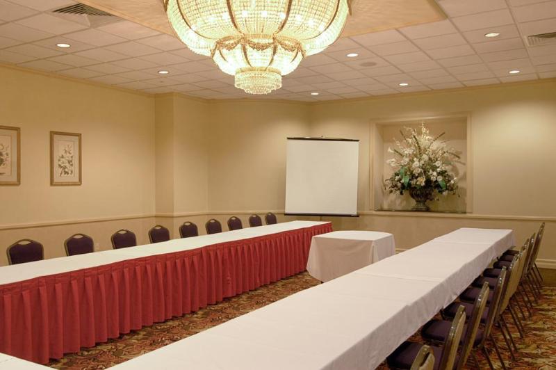 هتل Horseshoe Bossier Casino &