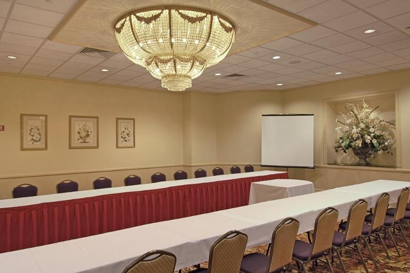 هتل Horseshoe Bossier Casino &