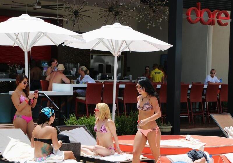 هتل Horseshoe Bossier Casino &