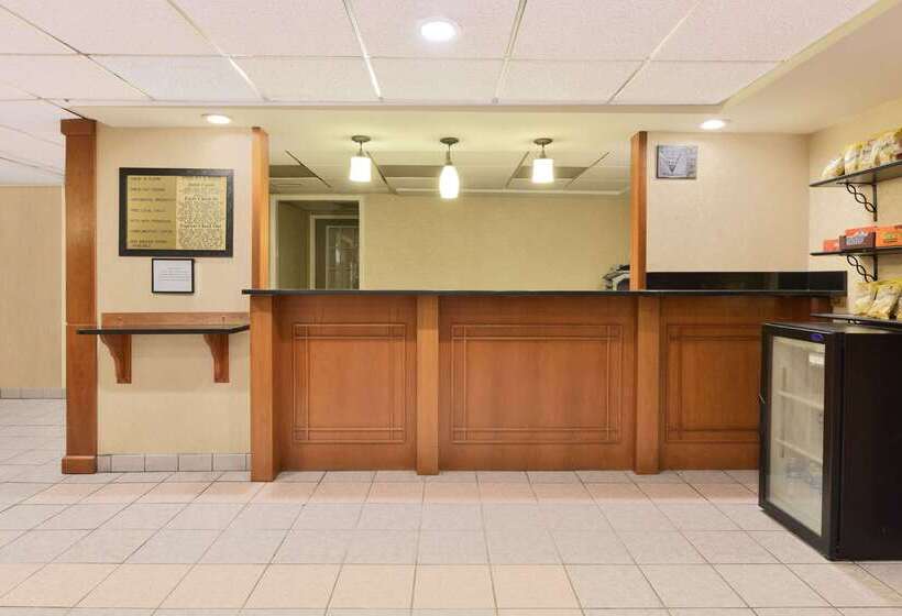 Howard Johnson By Wyndham Allentown/dorney Hotel & Suites