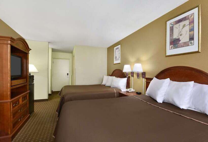 Howard Johnson By Wyndham Allentown/dorney Hotel & Suites