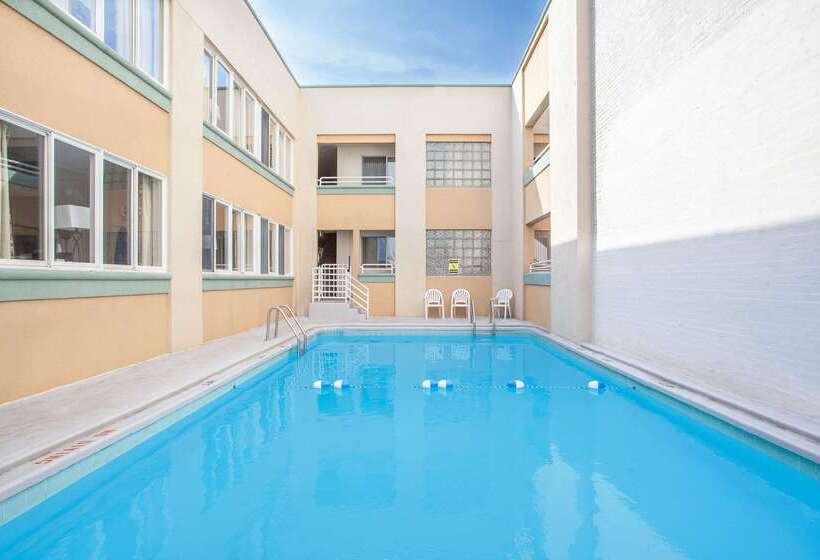 호텔 Howard Johnson By Wyndham Atlantic City