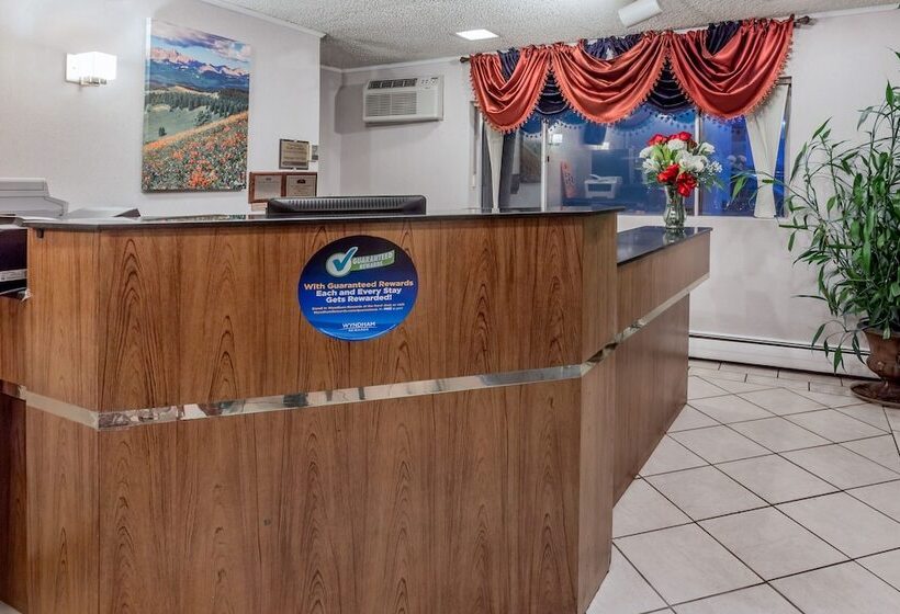 בית מלון כפרי Howard Johnson By Wyndham Colorado Springs