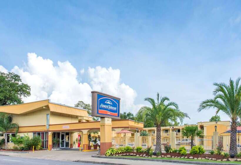 هتل Howard Johnson By Wyndham Historic Lake Charles