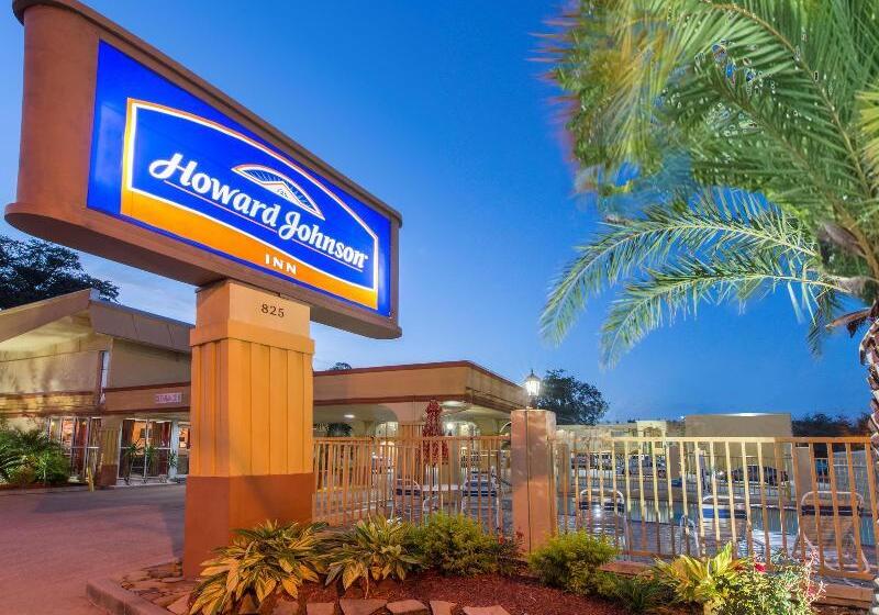 هتل Howard Johnson By Wyndham Historic Lake Charles