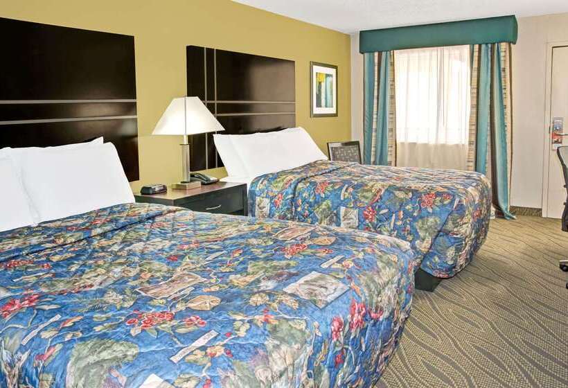 酒店 Howard Johnson By Wyndham Houston Heights/downtown