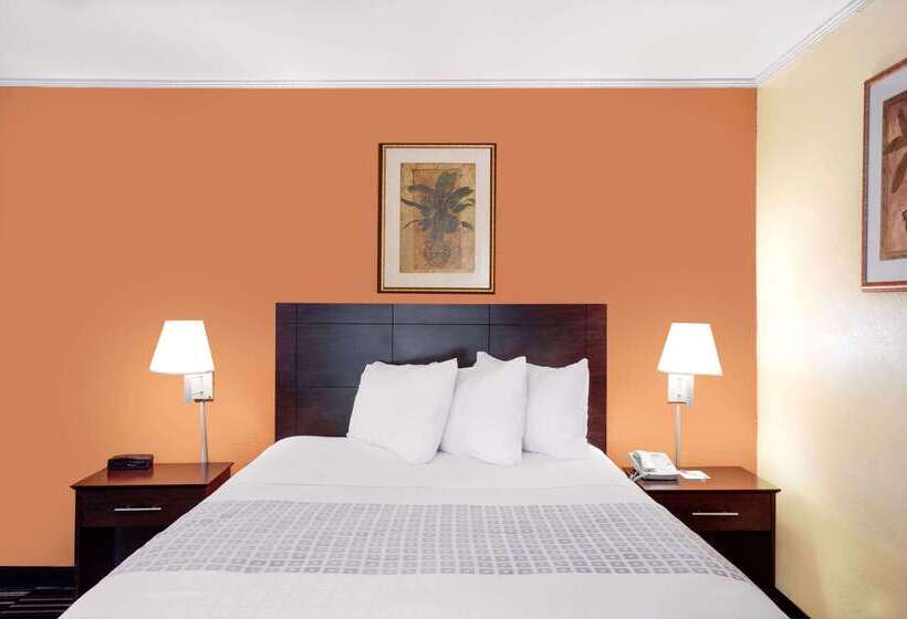 فندق Howard Johnson By Wyndham Modesto Ceres