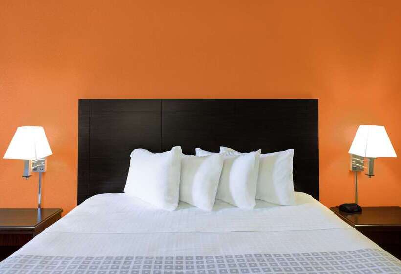 فندق Howard Johnson By Wyndham Modesto Ceres