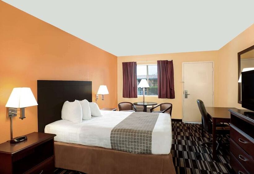 فندق Howard Johnson By Wyndham Modesto Ceres