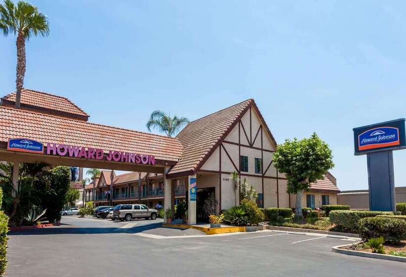 فندق Howard Johnson By Wyndham Norco