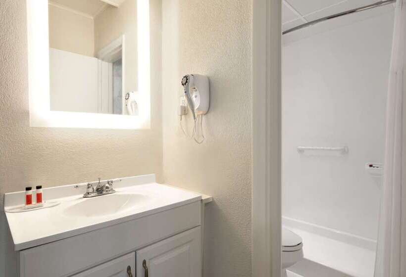 فندق Howard Johnson By Wyndham Ocean City Oceanfront