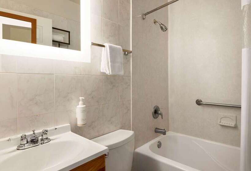 فندق Howard Johnson By Wyndham Ocean City Oceanfront