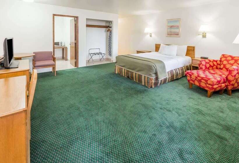 فندق Howard Johnson By Wyndham Roseburg