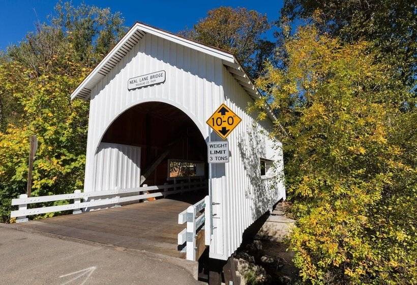 فندق Howard Johnson By Wyndham Roseburg