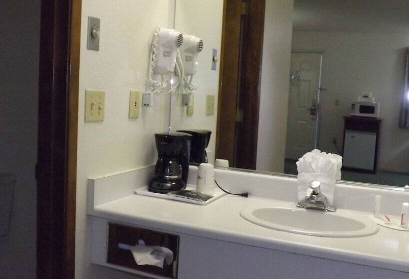 فندق Howard Johnson By Wyndham Roseburg