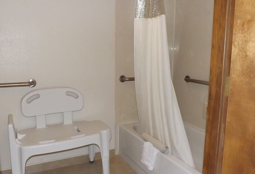 فندق Howard Johnson By Wyndham Roseburg