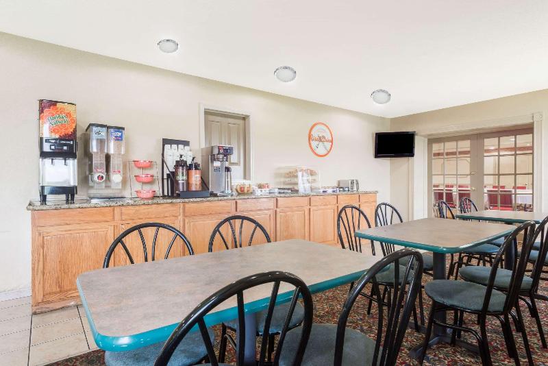 ホテル Howard Johnson By Wyndham Springfield