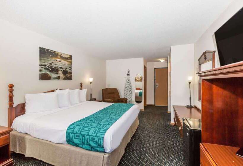 ホテル Howard Johnson By Wyndham Wichita Airport