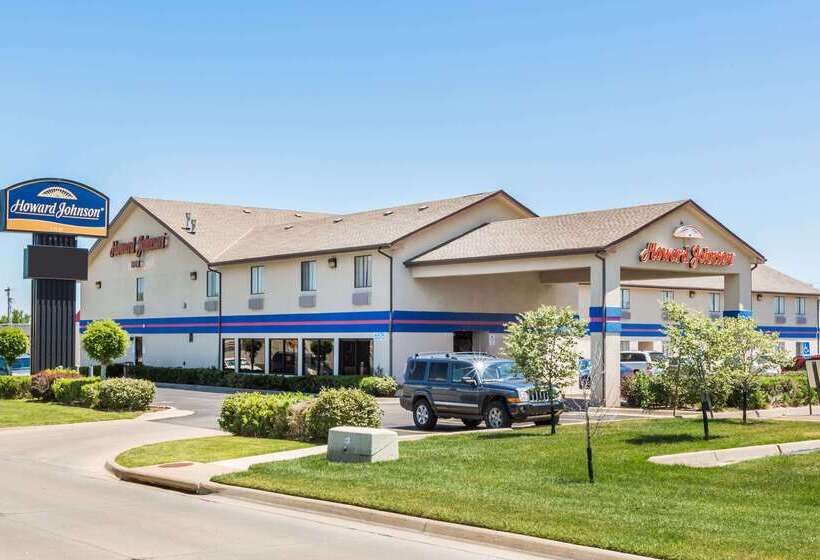 ホテル Howard Johnson By Wyndham Wichita Airport