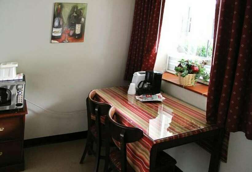 酒店 Hudson Manor Inn