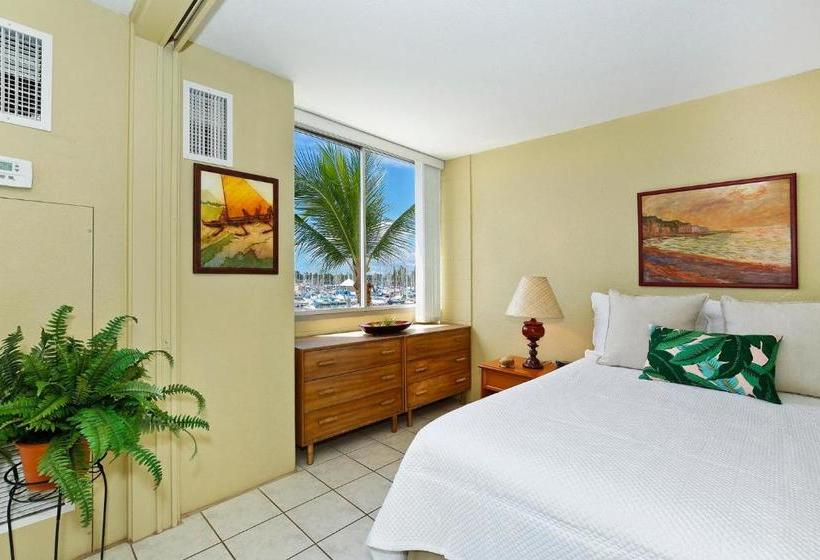 Отель Ilikai Marina Vacations