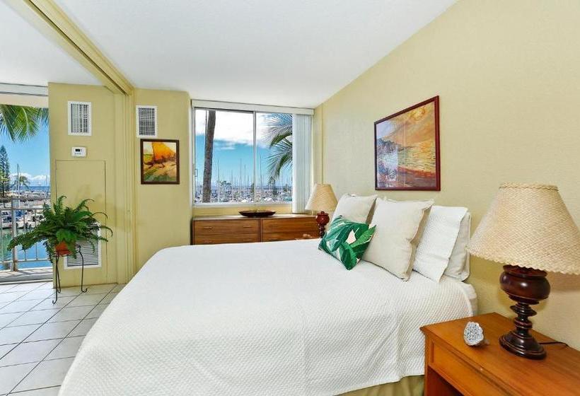 Отель Ilikai Marina Vacations