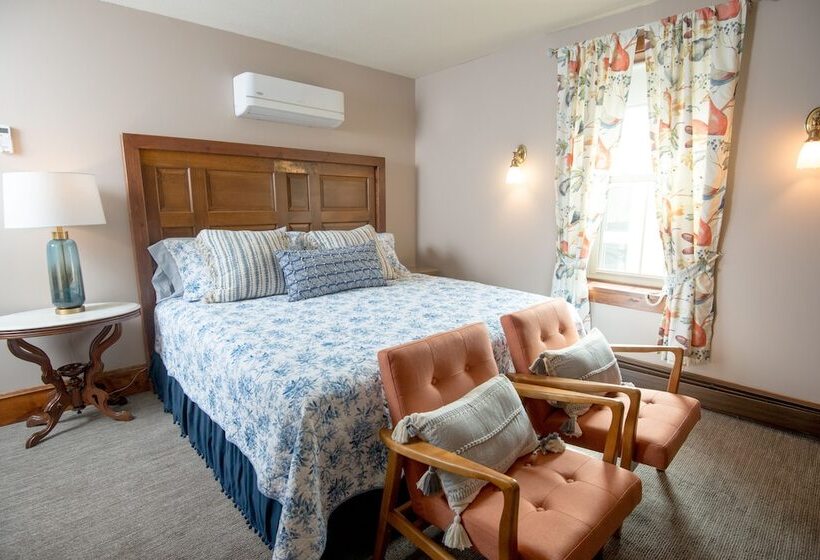 בית מלון כפרי Inn At Cedar Crossing