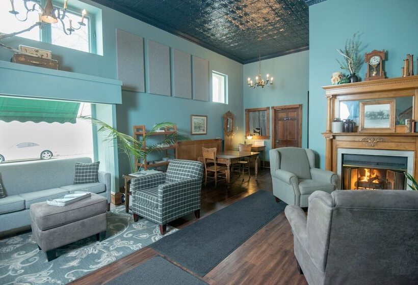 בית מלון כפרי Inn At Cedar Crossing