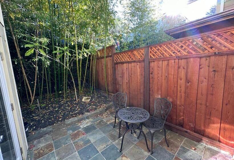 فندق Inn At Depot Hill