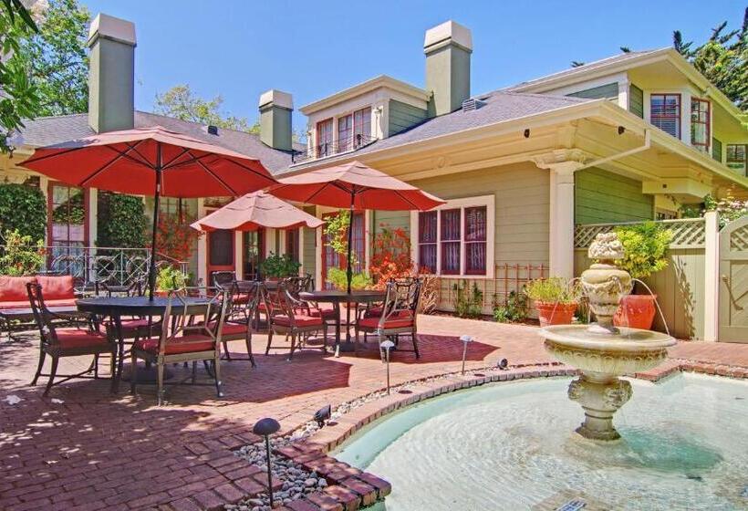 فندق Inn At Depot Hill