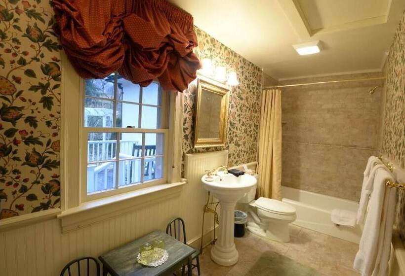 ホテル Inn At Monticello