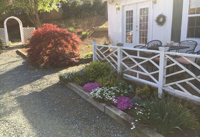 ホテル Inn At Monticello