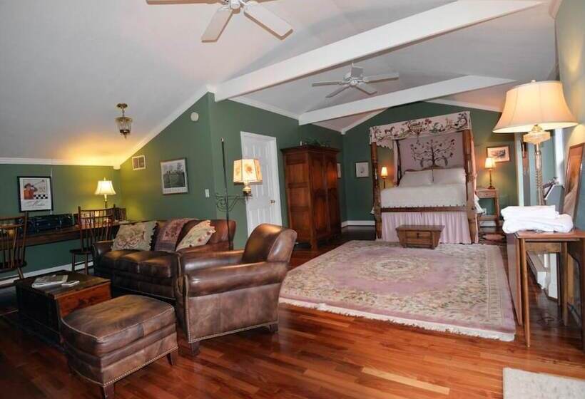 ホテル Inn At Monticello