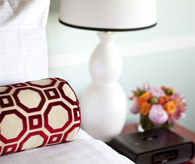 ホテル Inn at Oyster Point