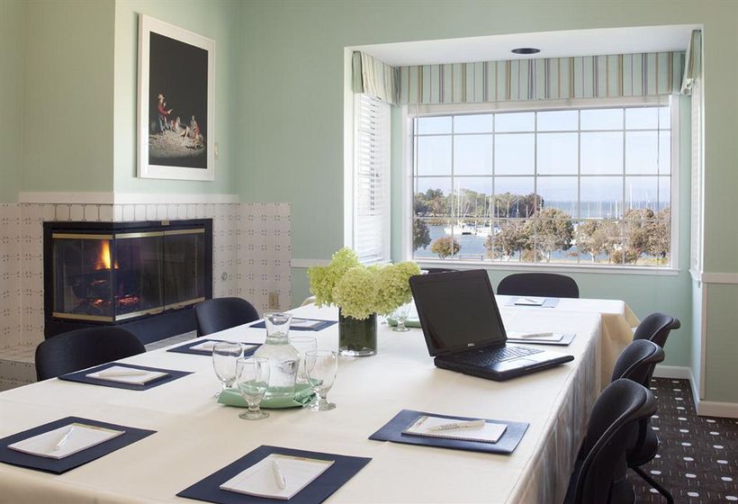 ホテル Inn at Oyster Point