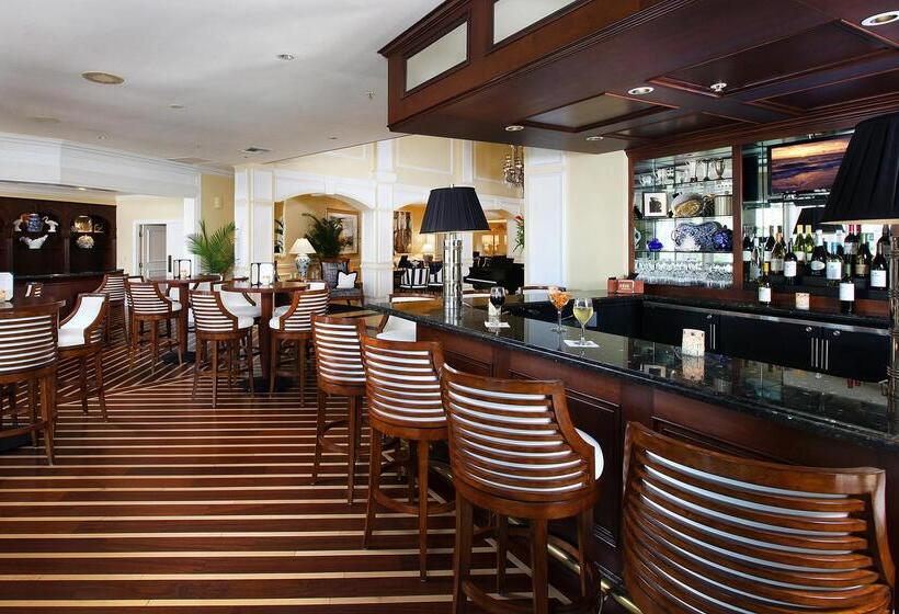 فندق Inn At Pelican Bay