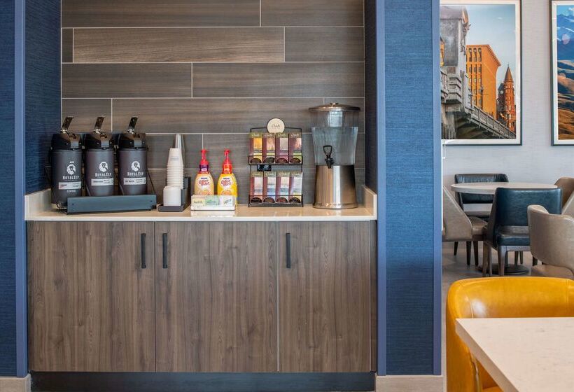 호텔 La Quinta Inn & Suites By Wyndham Spokane Downtown