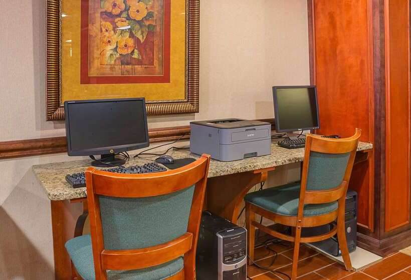 酒店 Quality Inn & Suites Detroit Metro Airport