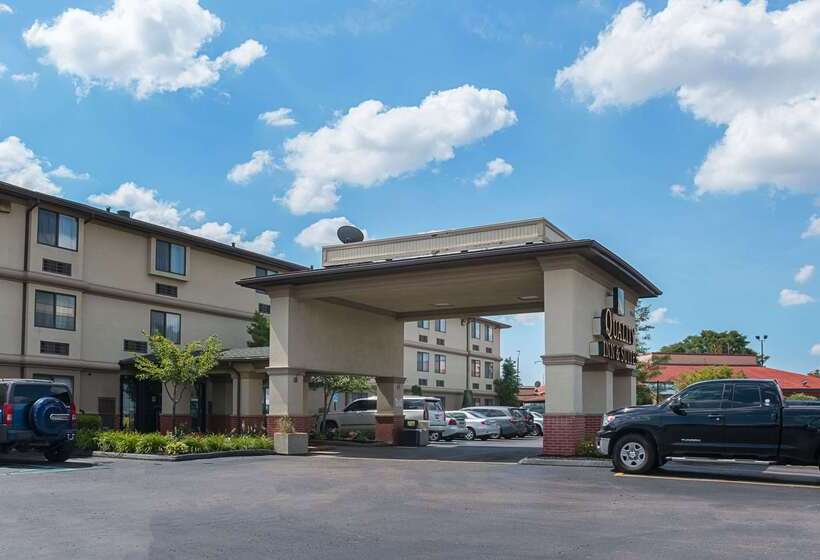 酒店 Quality Inn & Suites Detroit Metro Airport