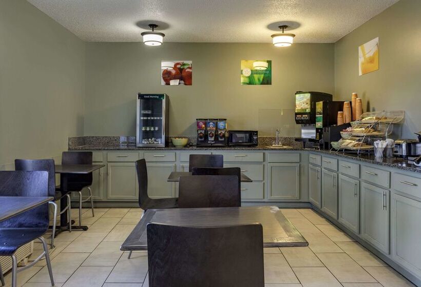 فندق Quality Inn