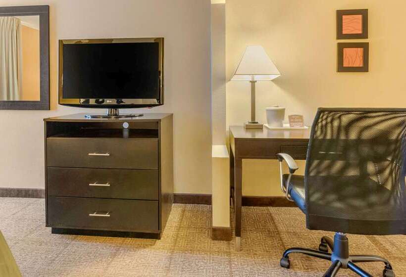 فندق Quality Inn & Suites Lenexa Kansas City