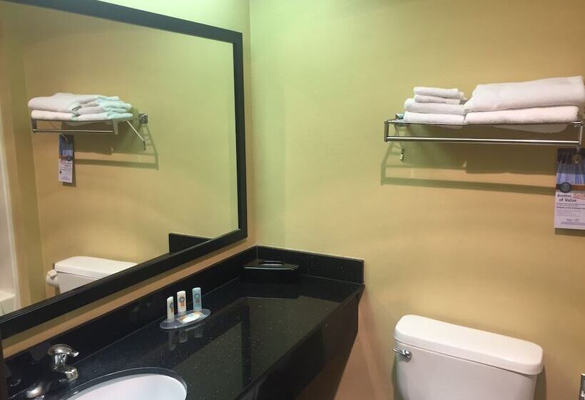 فندق Quality Inn & Suites Lenexa Kansas City