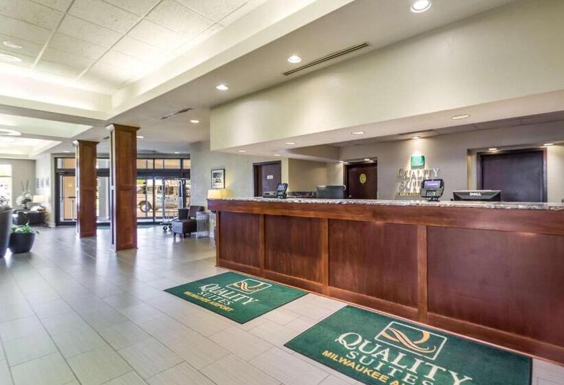 בית מלון כפרי Quality Suites Milwaukee Airport