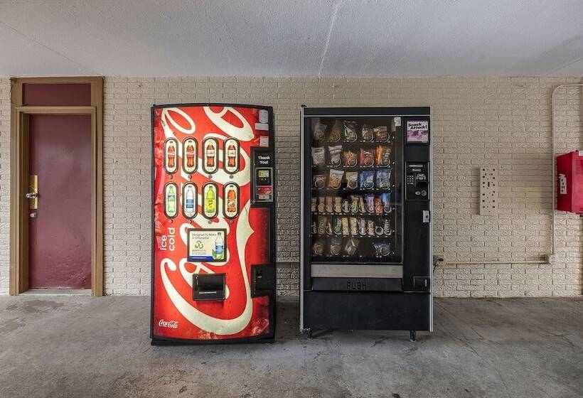 Отель Red Roof Inn Fredericksburg North