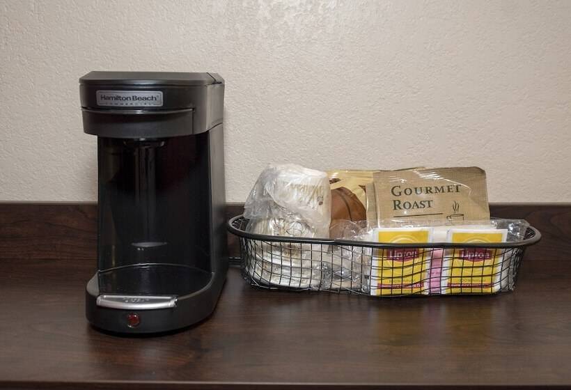 Отель Red Roof Inn Fredericksburg North