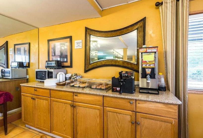 هتل Rodeway Inn Alexandria