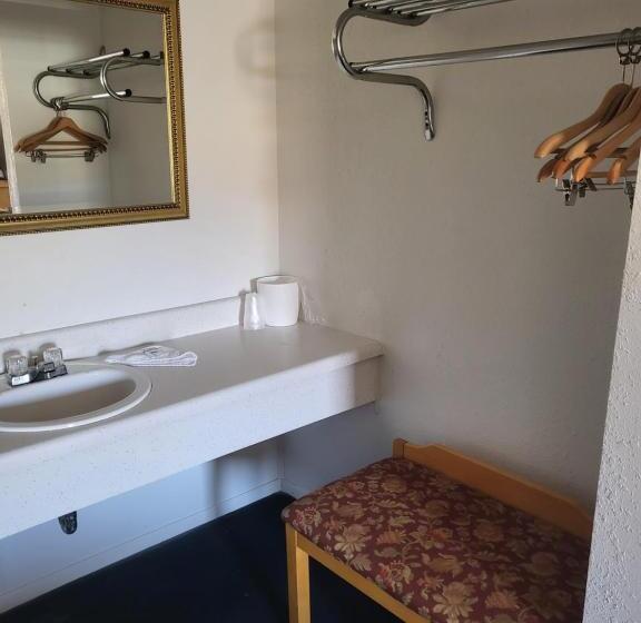 فندق Rodeway Inn