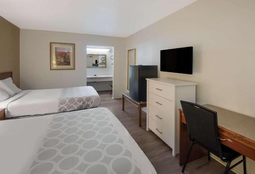 فندق Rodeway Inn