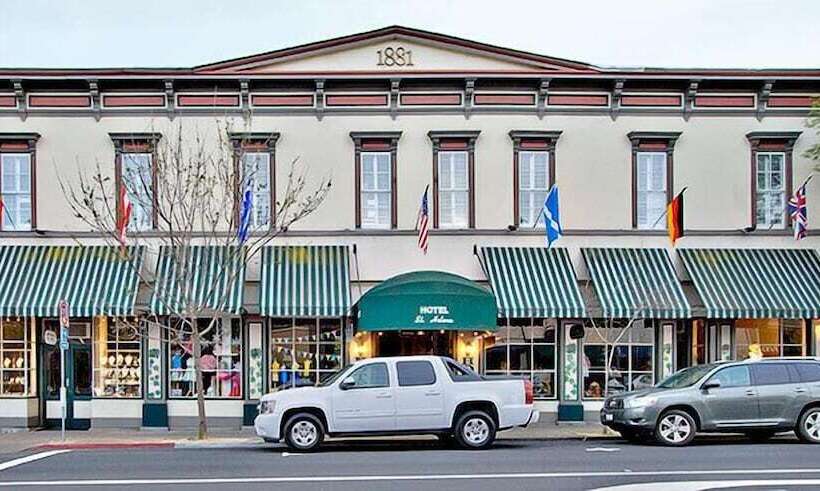 בית מלון כפרי St. Helena