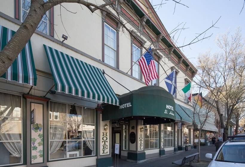 בית מלון כפרי St. Helena